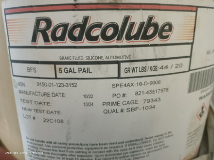 Dot 5 Radcolube  brzdová kapalina 1l  Dot 5 Radcolube  brzdová kapalina 1l