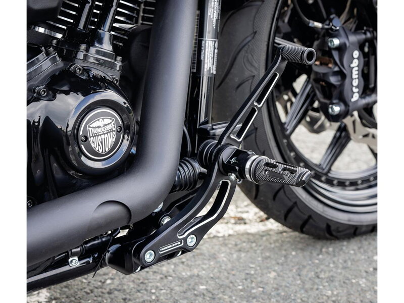 Phantom Mid- to Forward Control Conversion Kit for Softail M8 OE Position Bi-Color